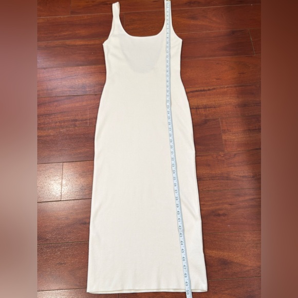 Meshki Off-White Scoop Neck Ribbed Maxi Dress - Picture 10 of 16